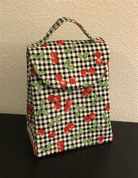 insulated lunch bag threads